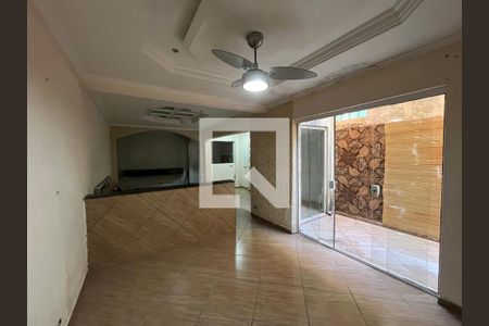 Sala de casa para alugar com 3 quartos, 79m² em Vila Nova Amorim, Suzano