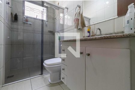 Banheiro social de casa à venda com 3 quartos, 220m² em Santa Terezinha, Belo Horizonte