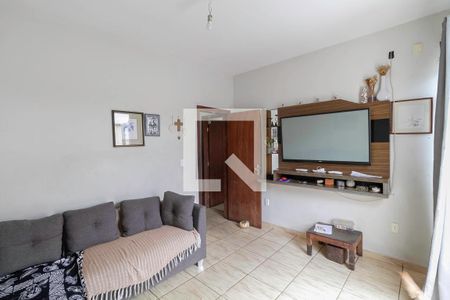 Sala de casa à venda com 3 quartos, 220m² em Santa Terezinha, Belo Horizonte