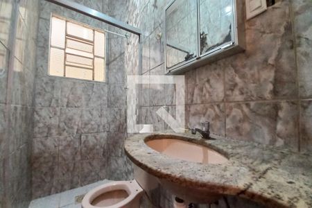 Casa à venda com 167m², 3 quartos e 2 vagas Casa à venda com 167m², 3 quartos e 2 vagasBanheiro