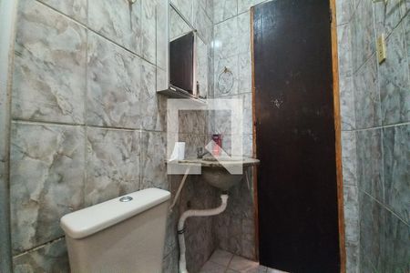 Casa à venda com 167m², 3 quartos e 2 vagas Casa à venda com 167m², 3 quartos e 2 vagasBanheiro