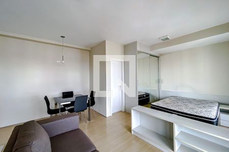 Sala de apartamento para alugar com 1 quarto, 50m² em Vila Regente Feijó, São Paulo