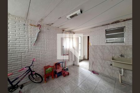 Casa à venda com 100m², 2 quartos e 1 vaga Casa à venda com 100m², 2 quartos e 1 vagaÁrea de Serviço