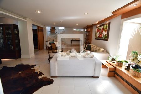 Sala 1 de casa de condomínio para alugar com 6 quartos, 700m² em Loteamento Caminhos de San Conrado (sousas), Campinas