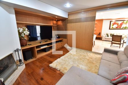 Sala TV de casa de condomínio para alugar com 6 quartos, 700m² em Loteamento Caminhos de San Conrado (sousas), Campinas