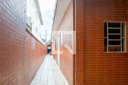 Corredor Lateral de casa para alugar com 3 quartos, 160m² em Vila Voturua, São Vicente