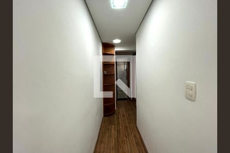 Corredor de apartamento à venda com 2 quartos, 119m² em Vila Guarani, São Paulo