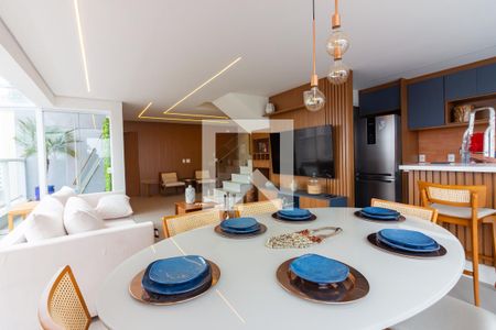 Apartamento à venda com 150m², 3 quartos e 2 vagas Apartamento à venda com 150m², 3 quartos e 2 vagasSala de Jantar