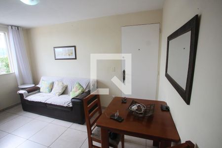 Sala de apartamento para alugar com 2 quartos, 55m² em Pechincha, Rio de Janeiro