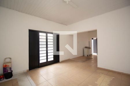 Sala de casa para alugar com 2 quartos, 300m² em Vila Mangalot, São Paulo