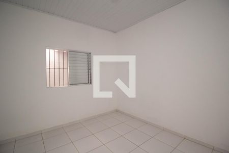 Quarto 2 de casa para alugar com 2 quartos, 300m² em Vila Mangalot, São Paulo