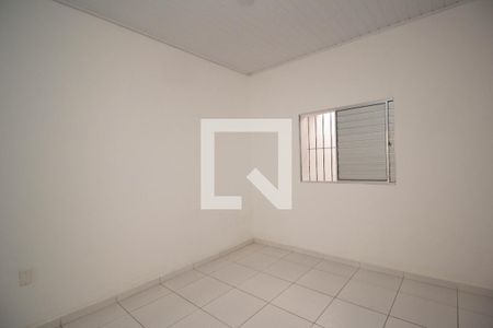 Quarto 2 de casa para alugar com 2 quartos, 300m² em Vila Mangalot, São Paulo