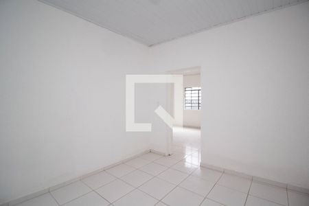 Quarto 2 de casa para alugar com 2 quartos, 300m² em Vila Mangalot, São Paulo