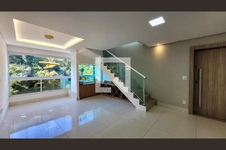 Apartamento à venda com 222m², 5 quartos e 4 vagasSala