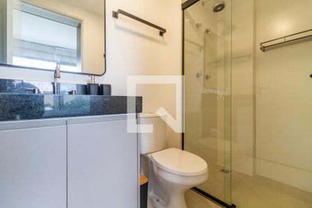 Banheiro de kitnet/studio para alugar com 1 quarto, 27m² em Pinheiros, São Paulo