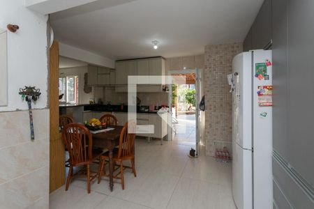 Cozinha de casa à venda com 3 quartos, 180m² em Sarandi, Porto Alegre