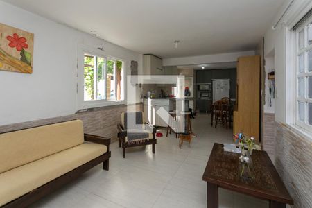 Sala de casa à venda com 3 quartos, 180m² em Sarandi, Porto Alegre