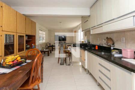 Cozinha de casa à venda com 3 quartos, 180m² em Sarandi, Porto Alegre