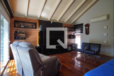 Sala de casa à venda com 3 quartos, 500m² em Boa Vista, Porto Alegre