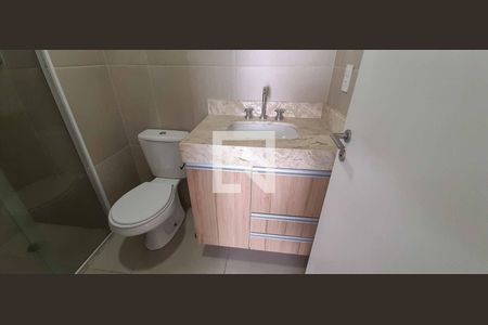 Banheiro de apartamento para alugar com 1 quarto, 33m² em Industrial Autonomistas, Osasco