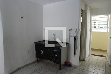 Cozinha de apartamento para alugar com 1 quarto, 30m² em Cerqueira César, São Paulo