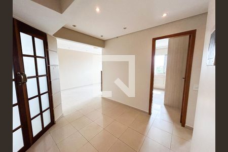 Hall de entrada de apartamento à venda com 2 quartos, 54m² em Vila Friburgo, São Paulo