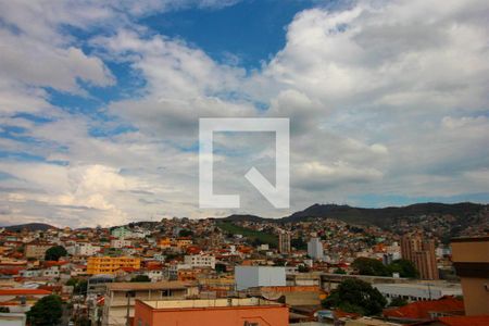 Vista da Sala de apartamento à venda com 3 quartos, 81m² em Santa Efigênia, Belo Horizonte