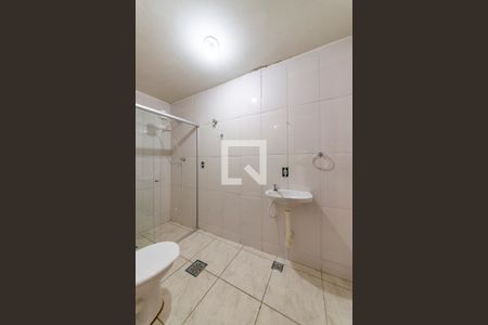 Banheiro de kitnet/studio para alugar com 1 quarto, 39m² em Aparecida, Belo Horizonte