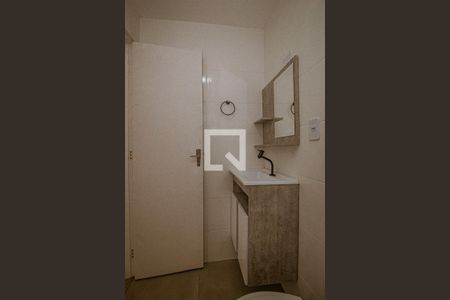 Banheiro de apartamento para alugar com 1 quarto, 42m² em Cristal, Porto Alegre