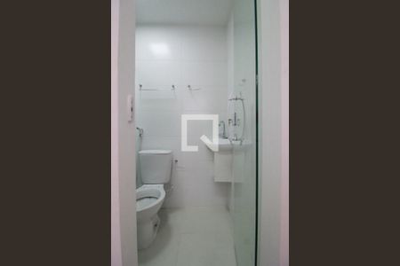 Banheiro da Suíte de apartamento para alugar com 2 quartos, 40m² em Copacabana, Rio de Janeiro