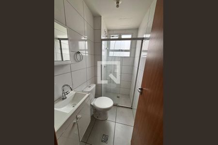 Banheiro de apartamento para alugar com 2 quartos, 55m² em Chácara Cotia, Contagem