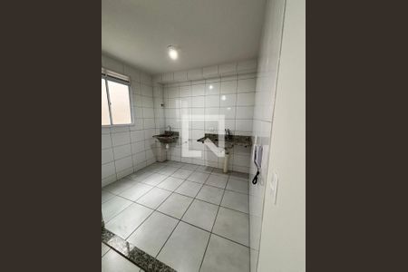 Cozinha de apartamento para alugar com 2 quartos, 55m² em Chácara Cotia, Contagem