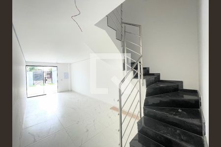 Sala de casa à venda com 2 quartos, 120m² em Santa Branca, Belo Horizonte