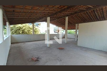 Casa à venda com 4 quartos, 280m² em Maravista, Niterói