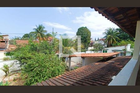 Casa à venda com 4 quartos, 280m² em Maravista, Niterói