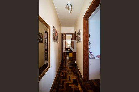 Corredor de apartamento à venda com 3 quartos, 89m² em Teresópolis, Porto Alegre