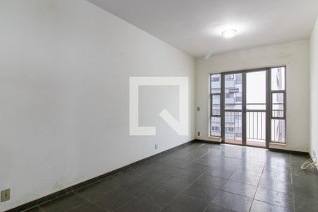 Apartamento à venda com 74m², 2 quartos e 1 vagaSala