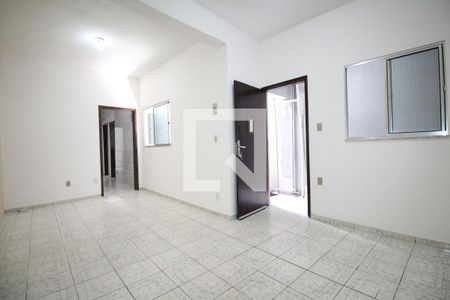 Sala de casa para alugar com 3 quartos, 67m² em Pau Miúdo, Salvador