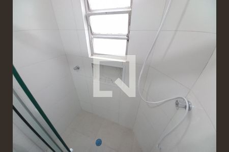 Banheiro de apartamento para alugar com 1 quarto, 35m² em Centro, São Vicente