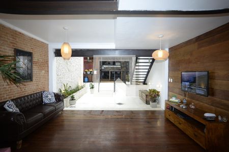 Sala de casa à venda com 3 quartos, 140m² em Vila Mariana, São Paulo