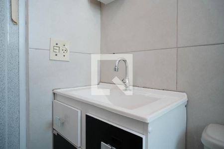 Apartamento à venda com 57m², 2 quartos e 1 vaga Apartamento à venda com 57m², 2 quartos e 1 vagaBanheiro