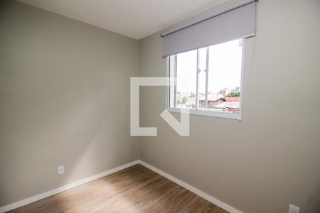 Quarto 1 de apartamento para alugar com 2 quartos, 43m² em Camaquã, Porto Alegre