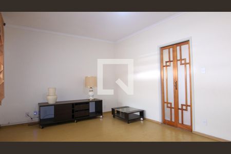 Sala de casa à venda com 3 quartos, 150m² em Vila Darli, São Paulo