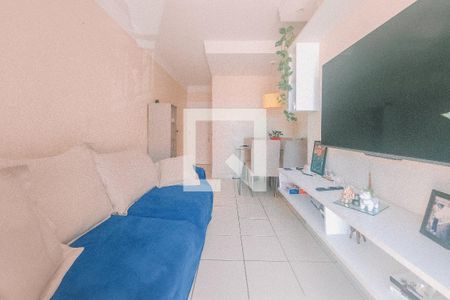 Sala de apartamento para alugar com 2 quartos, 45m² em Jardim das Margaridas, Salvador