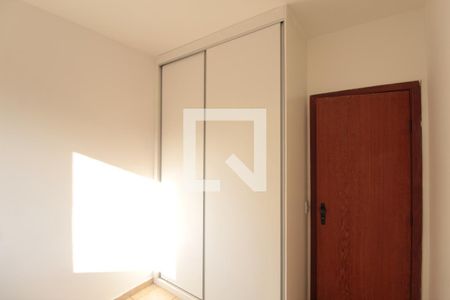 Quarto 1 de apartamento para alugar com 2 quartos, 50m² em Manacás, Belo Horizonte