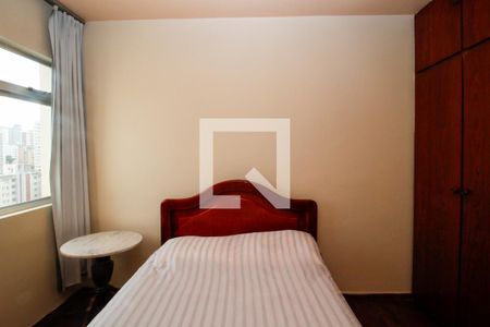 Quarto 1 de apartamento à venda com 2 quartos, 75m² em Santo Antônio, Belo Horizonte