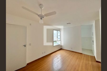 Sala de apartamento para alugar com 2 quartos, 50m² em Vargem Grande, Rio de Janeiro