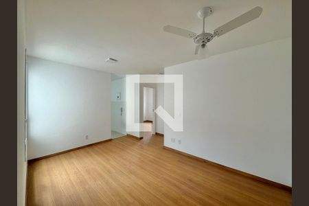 Sala de apartamento para alugar com 2 quartos, 50m² em Vargem Grande, Rio de Janeiro