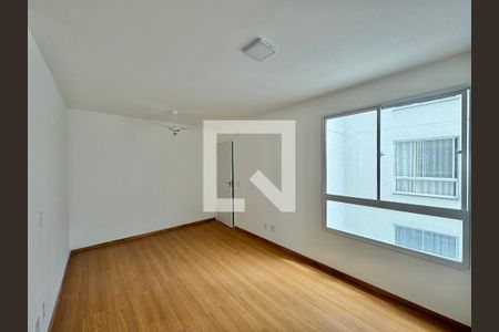 Sala de apartamento para alugar com 2 quartos, 50m² em Vargem Grande, Rio de Janeiro