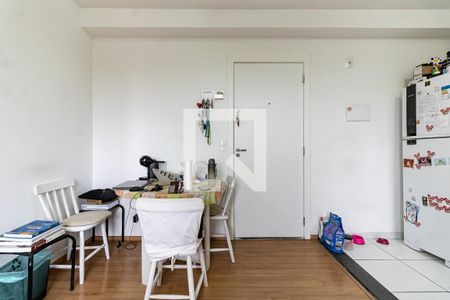 Sala de apartamento para alugar com 2 quartos, 41m² em Jardim Santa Emilia, São Paulo